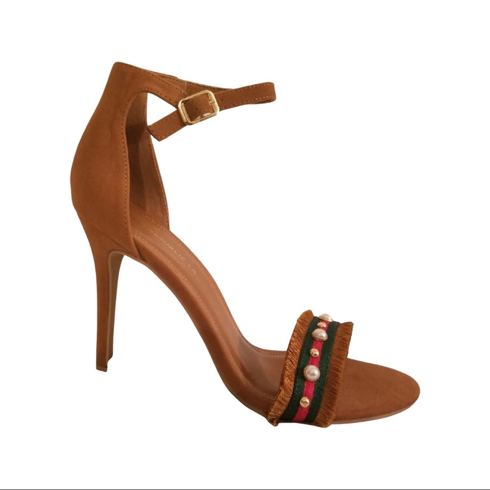 🌸Brown Heels w/ Pearls Sz 8/8.5/9🌸
